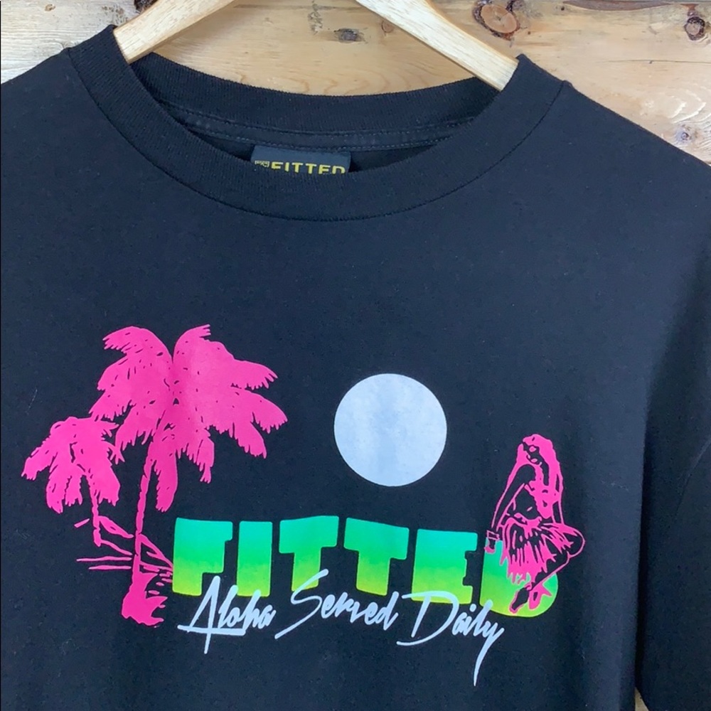 FITTED Brand TShirt